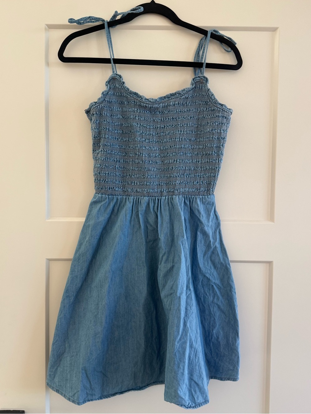 Wrangler Retro Light Wash Smocked Denim Chambray Tie-Shoulder Midi Dress Small S